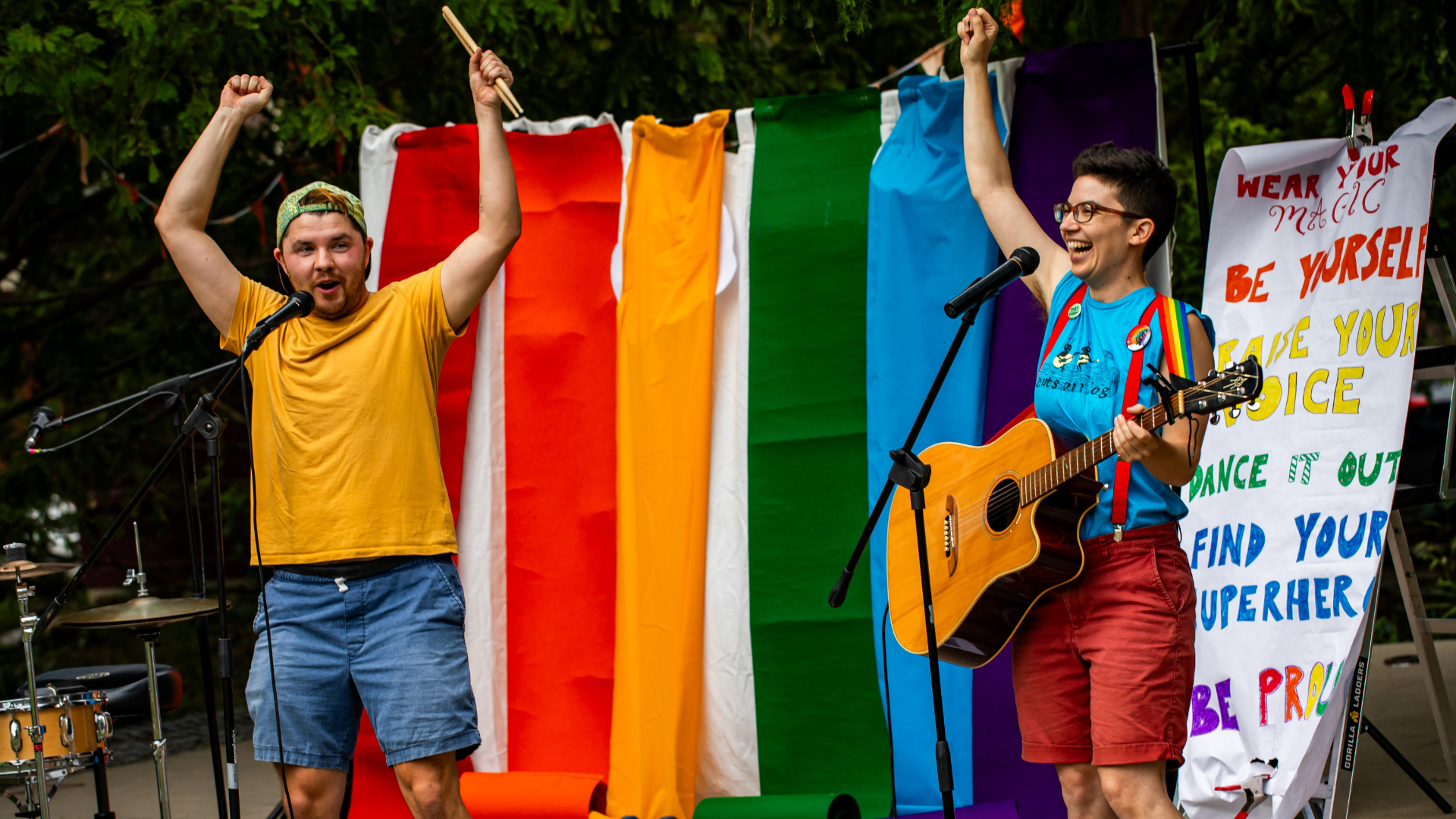 2 people performing a concert